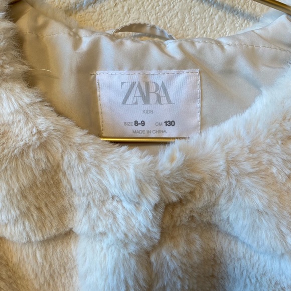 ZARA | Cream Faux Fur Vest - Picture 8 of 8